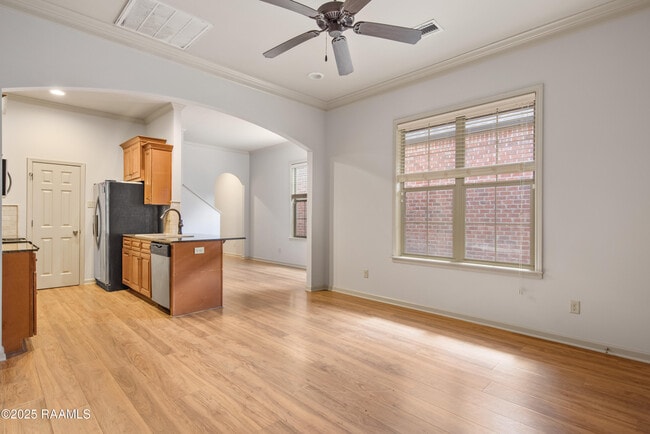 Building Photo - 329 Chimney Rock Blvd
