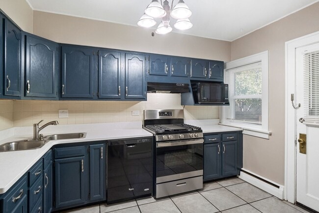 Building Photo - Home on the Range