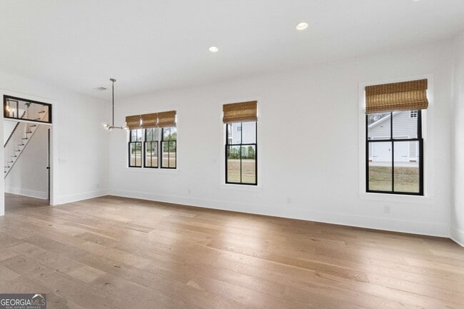 Building Photo - 98 Middle St