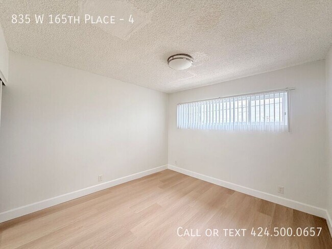 Building Photo - 835 W 165th Pl