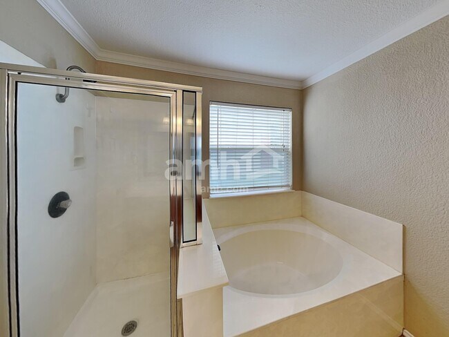 Building Photo - 105 Paige Bend