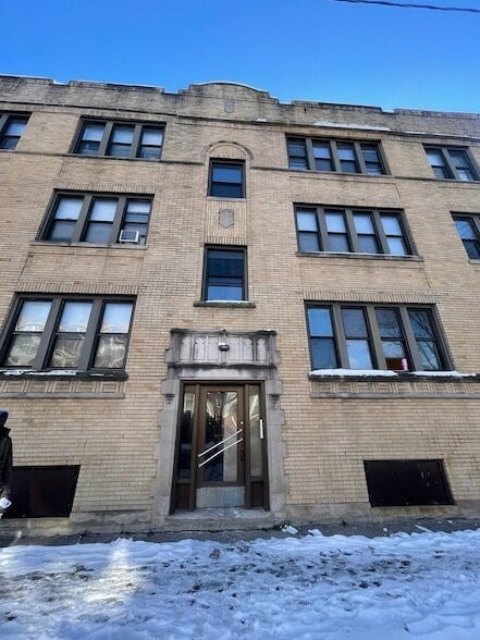 Building Photo - 115 E 68th St