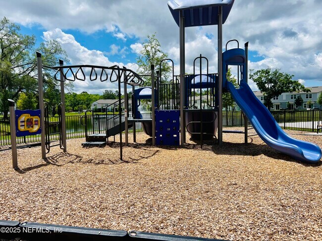 Building Photo - 114 Summer Moon Dr