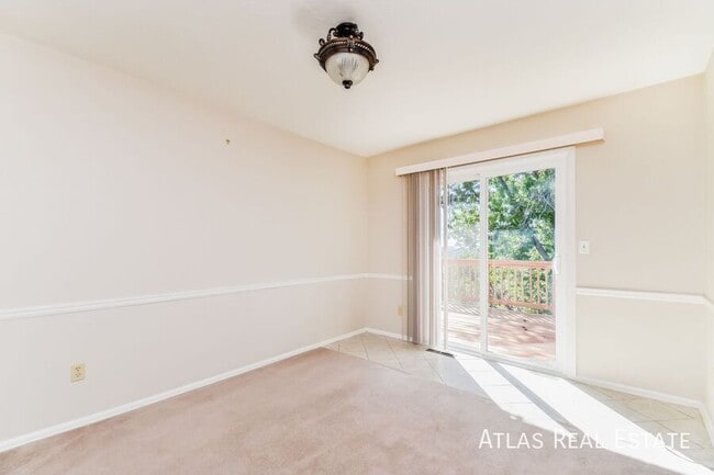 Building Photo - 2975 Montebello Dr W