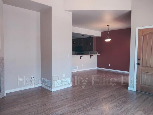 Building Photo - 1555 Promontory Bluff View