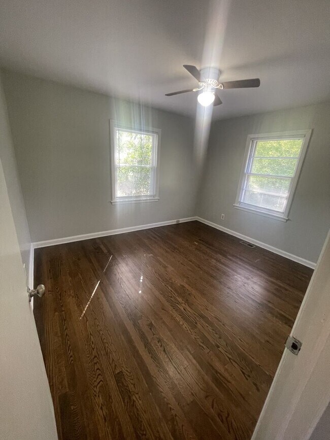 Building Photo - 2 bd 1 ba House