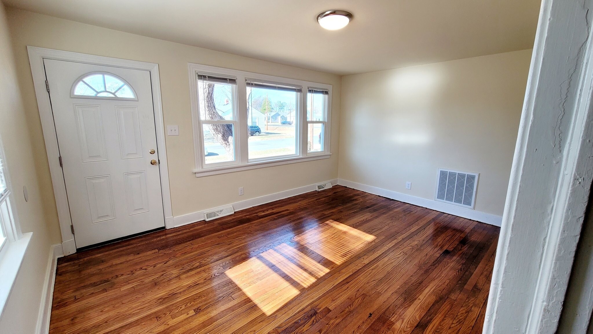 Building Photo - 3811 Larry St