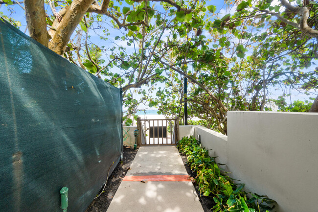 Building Photo - 2335 S Ocean Blvd