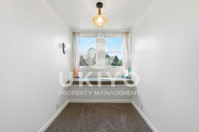 Building Photo - 860 Portal Ave