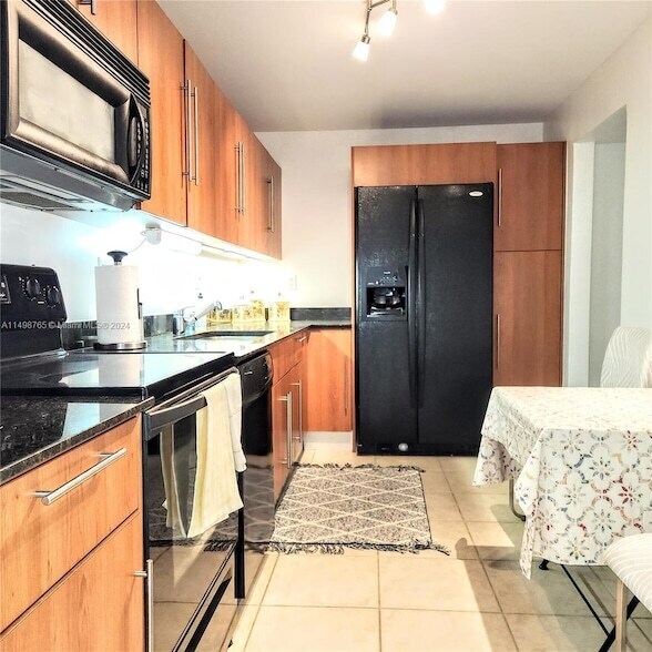 Building Photo - 3000 S Ocean Drive Unit 510