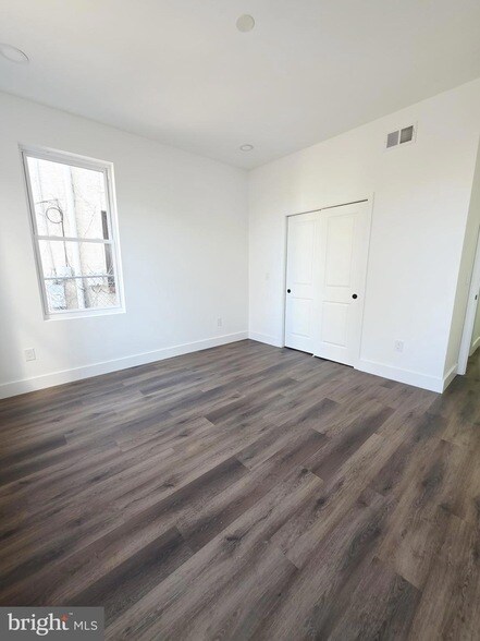 Building Photo - 1520 S 22nd St