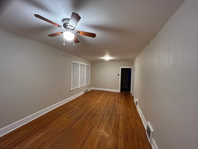 Building Photo - 5047 W Winona St