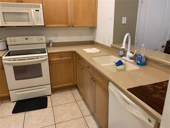 Building Photo - 3121 Capri Isle Way