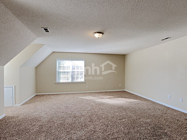 Building Photo - 116 Nightshade Ln