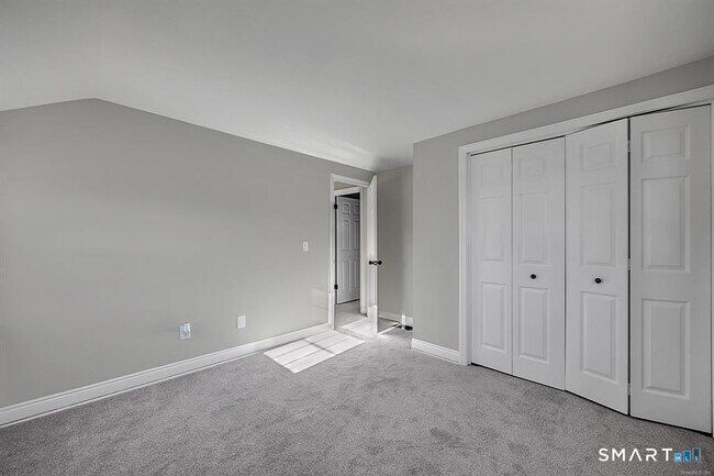 Building Photo - 2 Butternut Dr