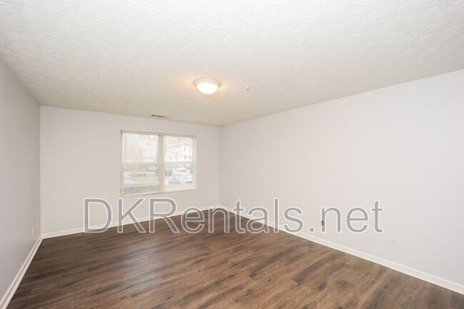 Building Photo - 12101 Fairington Ridge Cir