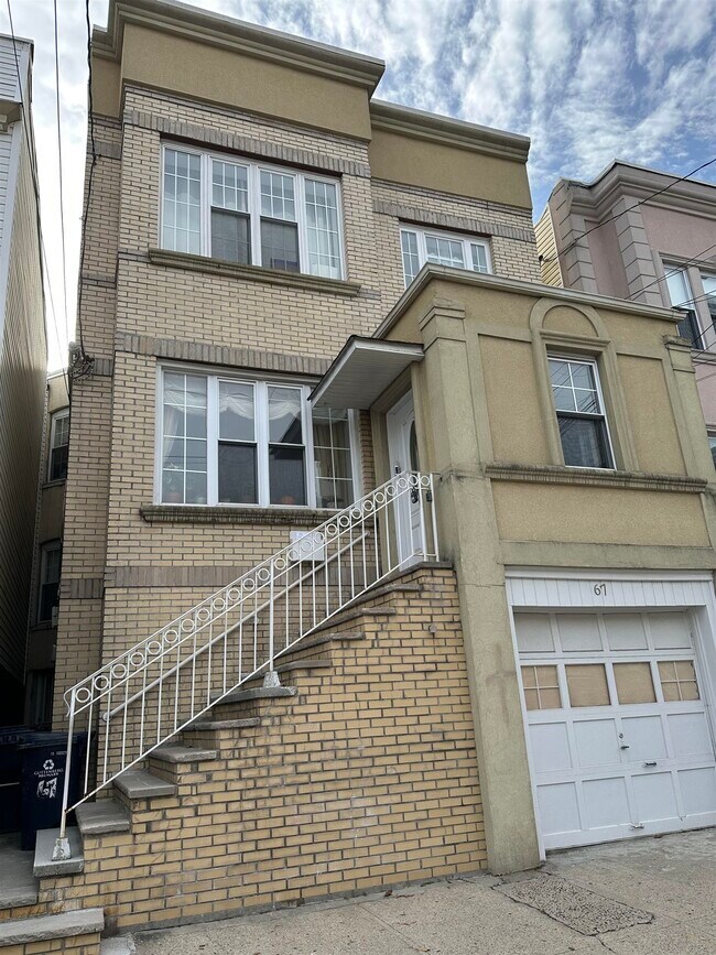 Building Photo - 67 70th St