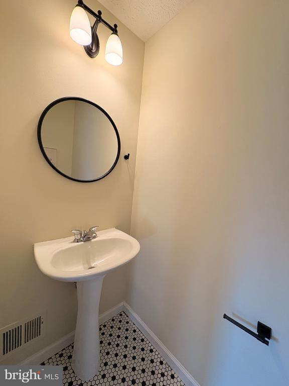 Building Photo - 1703 Bluffs Island Ct