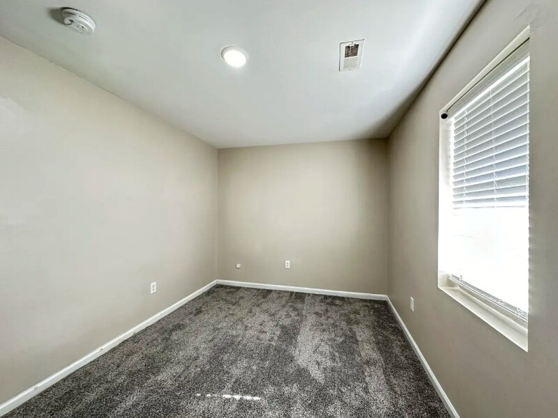 Building Photo - 306 Spangler Dr