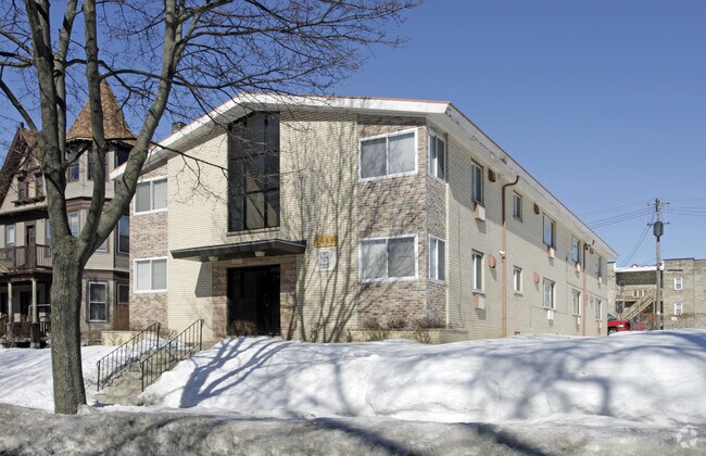 Primary Photo - 2448 W Killbourn St