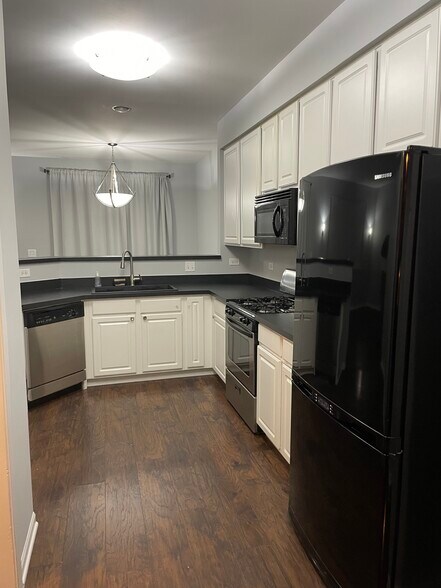 Kitchen - 649 Arbor Cir