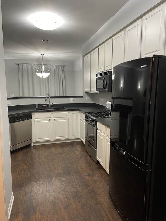 Kitchen - 649 Arbor Cir
