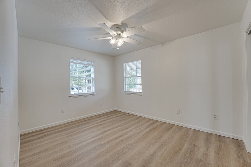 Building Photo - 830 Carver St