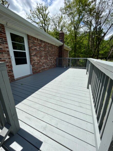 Building Photo - 138 Lester Ave