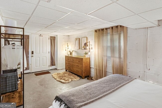 Building Photo - 2100 Cascade Rd