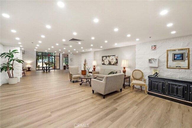 Building Photo - 24055 Paseo Del Lago