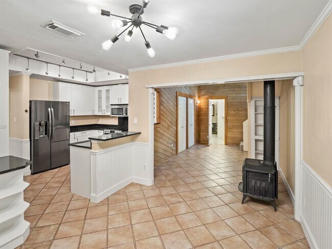 Building Photo - 6109 Grass Hollow