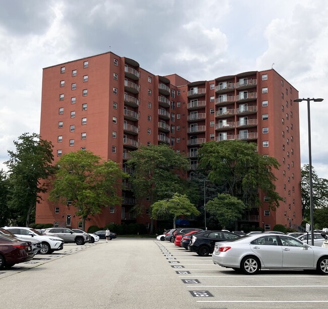 Building Photo - Modern & furnished studio unit available NOW!