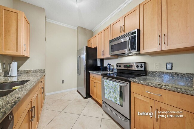 Building Photo - 2421 NE 65th St