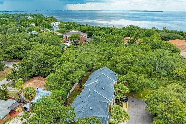 Building Photo - 2926 Bayshore Pointe Dr