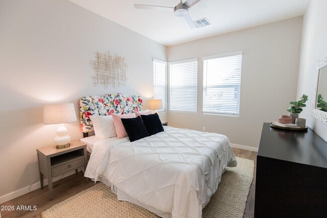 Building Photo - 3726 E Flower St