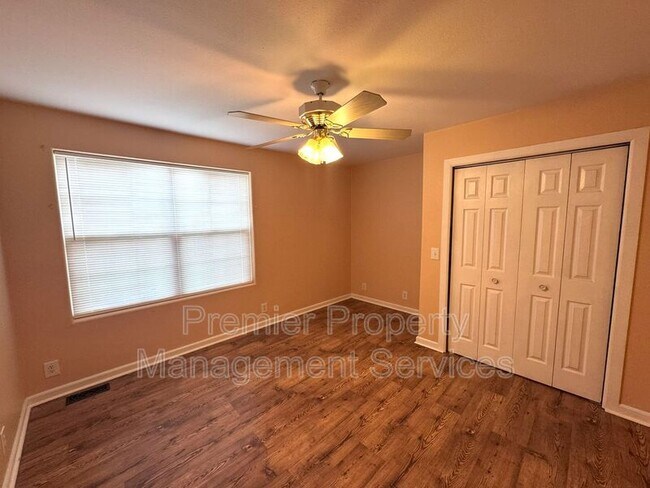 Building Photo - 2005 8th Ave N