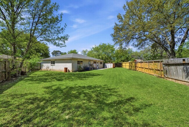 Building Photo - 7530 Millbrae Ln