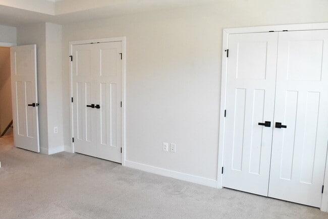 Building Photo - Fantastic Fredericksburg Townhome!