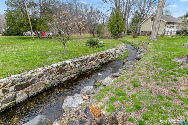 Building Photo - 1939 Bronson Rd