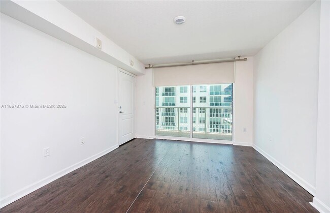 Building Photo - 1200 Brickell Bay Dr