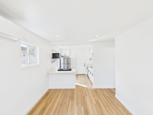 Building Photo - 3257-59 Luna Ave