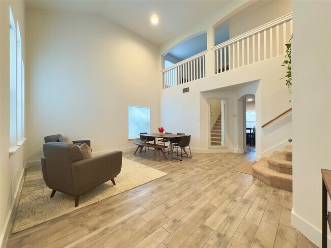 Building Photo - 1404 Laguna Cove