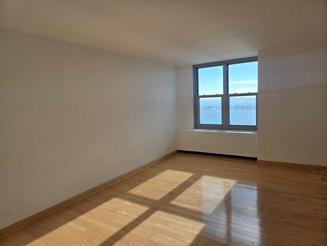 Building Photo - 400 E Randolph St