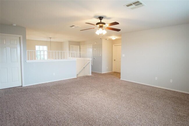 Building Photo - 210 King Ridge Dr