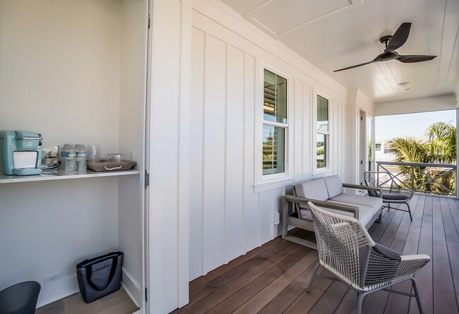 Building Photo - 270 Revels Ct