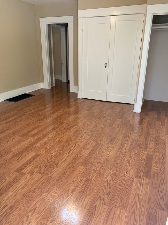 Building Photo - Cortez Hills: Large studio ready for immediate move in!
