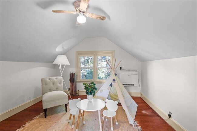 Building Photo - 36 Mt Hope Ave