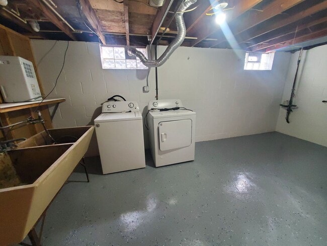 Building Photo - 3 Bedroom Single Family Glendale Home