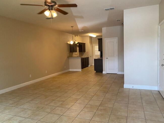 Building Photo - 334 Princess Place