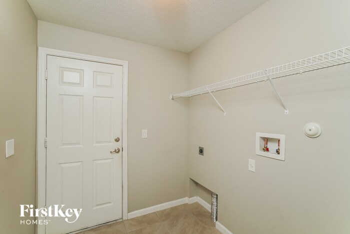 Building Photo - 271 SW Ridgecrest Dr